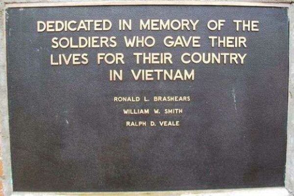 GENTRY COUNTY WAR MEMORIAL VIETNAM WAR PLAQUE