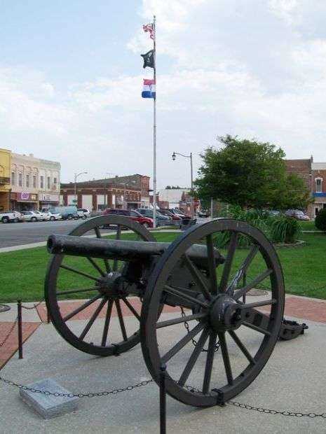 DAVIESS COUNTY CIVIL WAR CANNON MEMORIAL