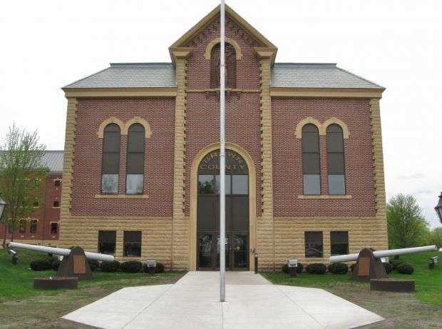BROWN COUNTY LEST WE FORGET MEMORIAL CANNONS