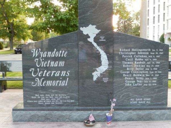 WYANDOTTE VIETNAM VETERANS MEMORIAL FRONT