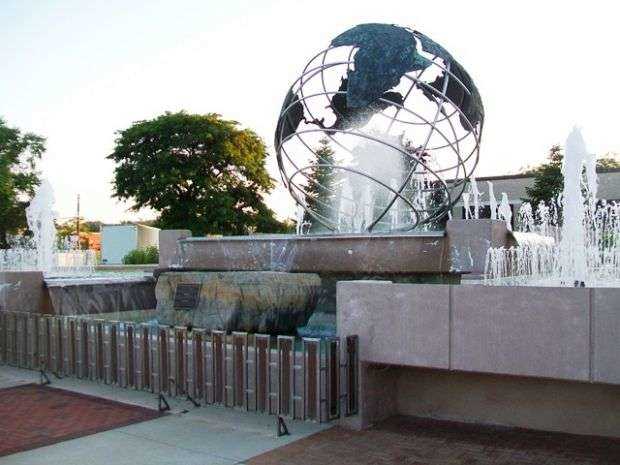 KENOSHA VETERANS MEMORIAL FOUTAIN