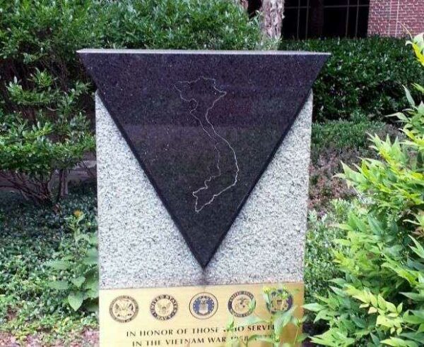 RICHMOND MEMORIAL HOSPITAL VIETNAM WAR MEMORIAL