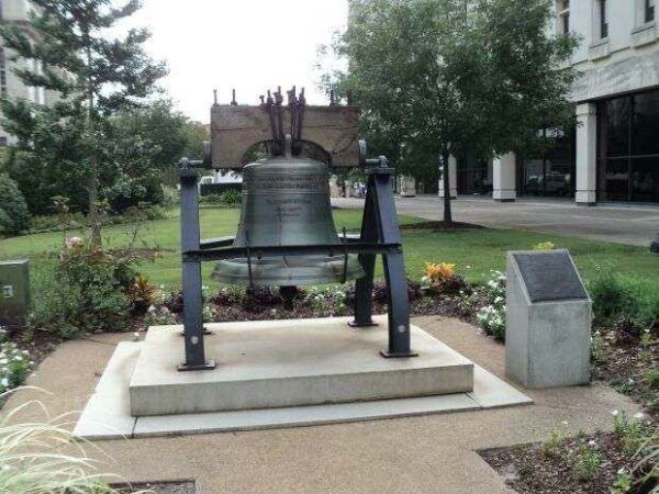 COLUMBIA LIBERTY BELL REPLICA MEMORIAL