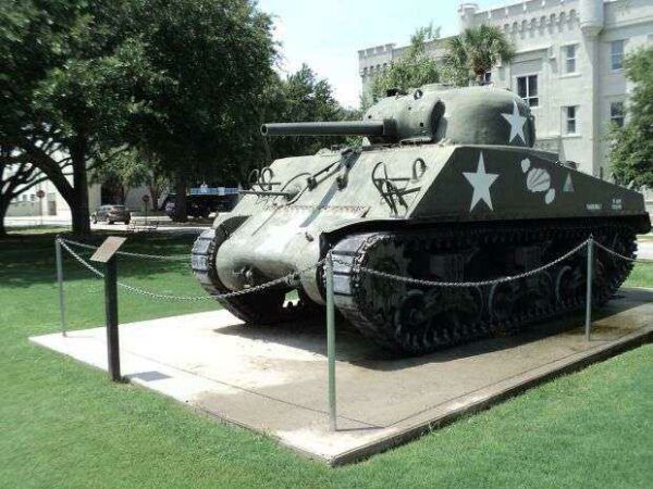 “THUNDERBOLT” WAR MEMORIAL TANK