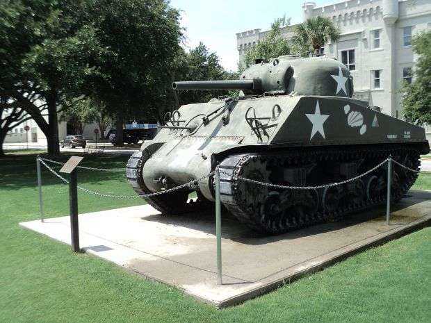 “THUNDERBOLT” WAR MEMORIAL TANK