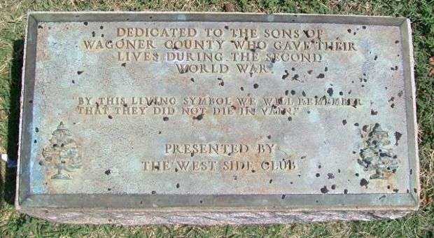 WAGONER COUNTRY WORLD WAR II MEMORIAL PLAQUE