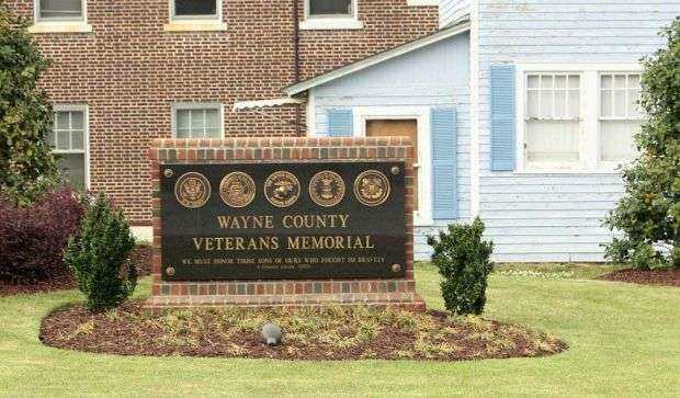 WAYNE COUNTY, NC VETERANS MEMORIAL ENTRANCE STONE
