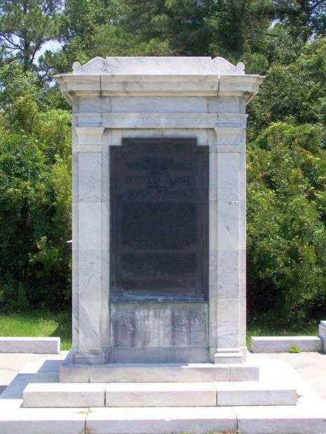 SERGEANT WILLIAM JASPER AND SERGEANT JOHN NEWTON WAR MEMORIAL