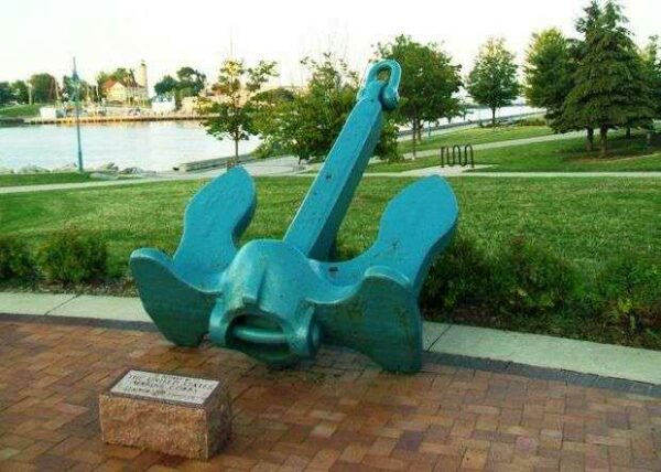 THE UNITED STATES MARINE CORPS MEMORIAL ANCHOR
