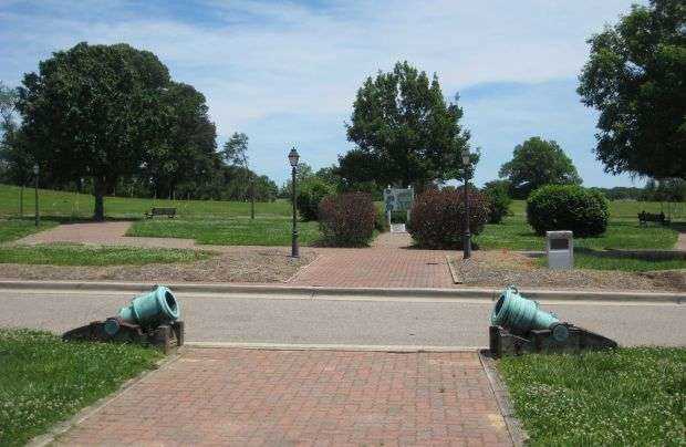 REVOLUTIONARY WAR 10 INCH MORTAR MEMORIAL