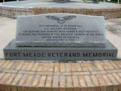 FORT MEADE VETERANS MEMORIAL CENTRAL MARKER