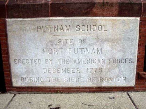 SITE OF FORT PUTNAM WAR MEMORIAL STONE