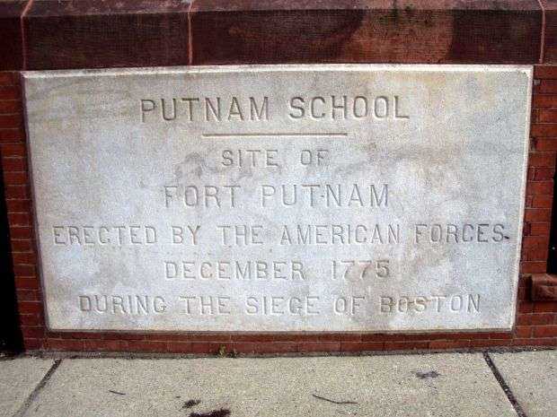 SITE OF FORT PUTNAM WAR MEMORIAL STONE