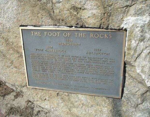 THE FOOT OF THE ROCKS WAR MEMORIAL PLAQUE