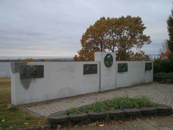 BRIGADIER GENERAL HUGH MERCER WAR MEMORIAL
