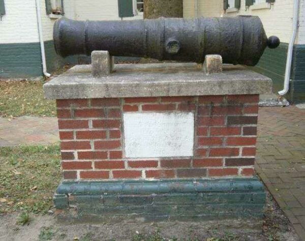 MOUNT HOLLY REVOLUTIONARY WAR MEMORIAL CANNON