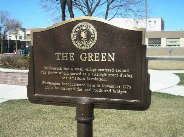 THE GREEN REVOLUTIONARY WAR MEMORIAL MARKER