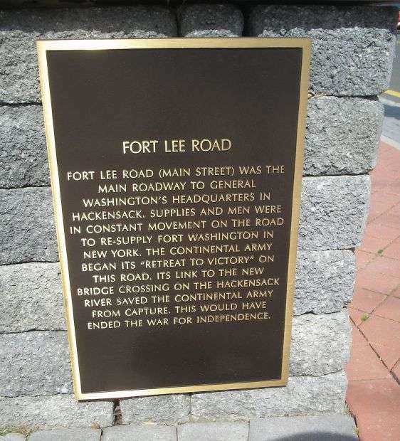FORT LEE ROAD WAR MEMORIAL PLAQUE
