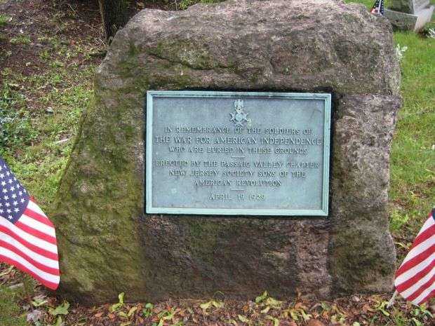IN REMEMBRANCE REVOLUTIONARY WAR MEMORIAL