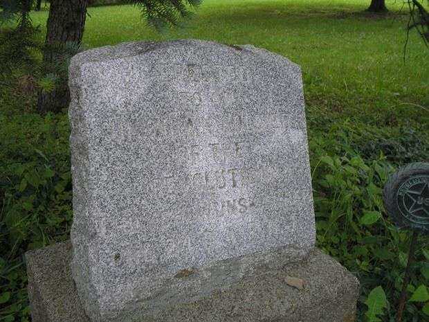 UNKNOWN SOLDIERS OF THE REVOLUTION WAR MEMORIAL