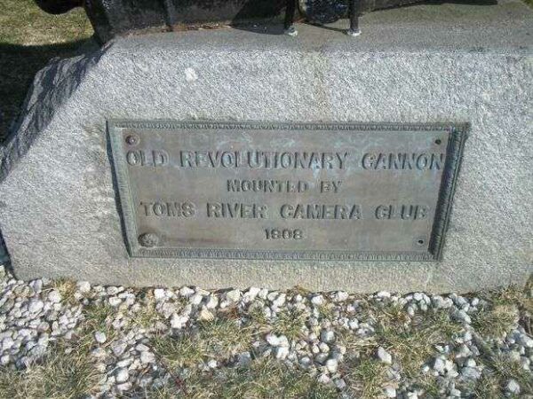 OLD REVOLUTIONARY CANNON WAR MEMORIAL PLAQUE