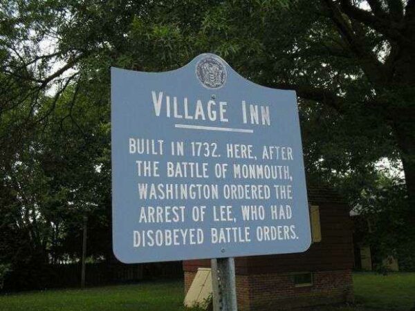VILLAGE INN REVOLUTIONARY WAR MEMORIAL MARKER