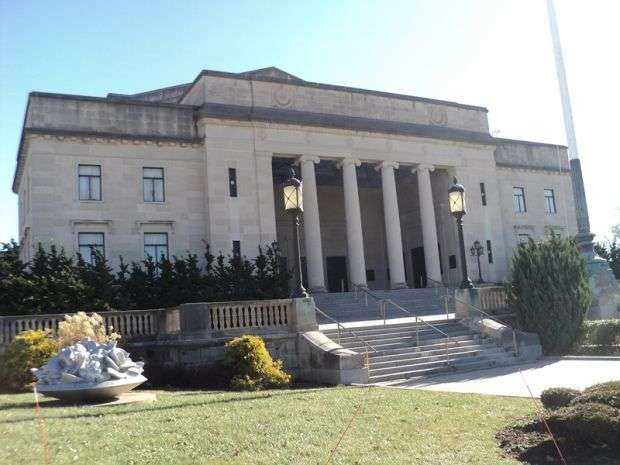 THE TRENTON WAR MEMORIAL