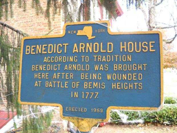 BENEDICT ARNOLD HOUSE REVOLUTIONARY WAR MEMORIAL MARKER