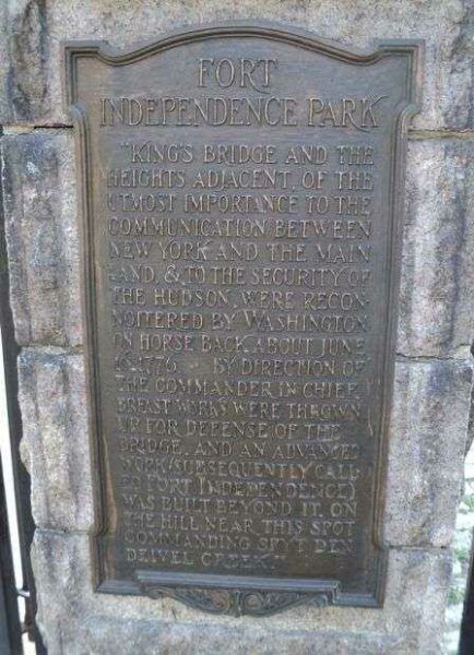 FORT INDEPENDENCE PARK MEMORIAL PLAQUE