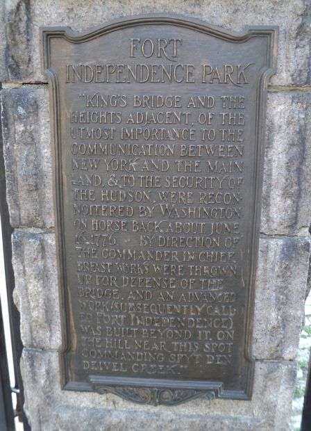 FORT INDEPENDENCE PARK MEMORIAL PLAQUE