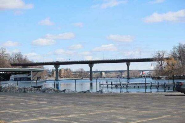 APPLETON’S SOLDIERS AND SAILORS MEMORIAL BRIDGE