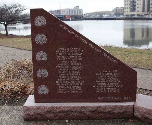 IN MEMORY OF THOSE WHO GAVE THEIR LIVES WAR MEMORIAL