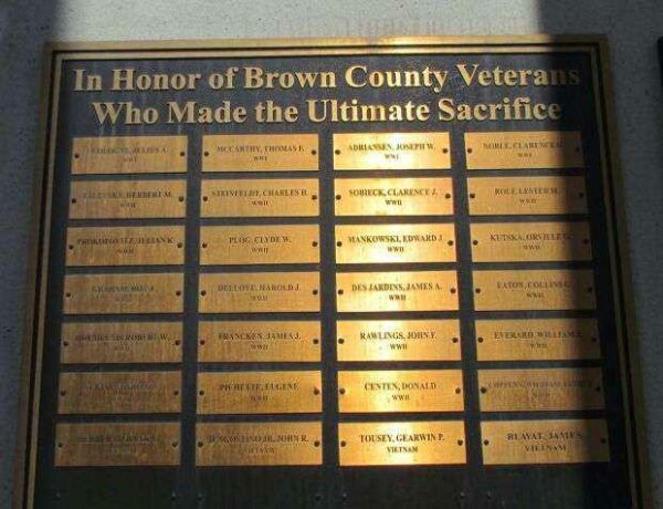 BROWN COUNTY WISCONSIN VETERANS MEMORIAL PLAQUE I