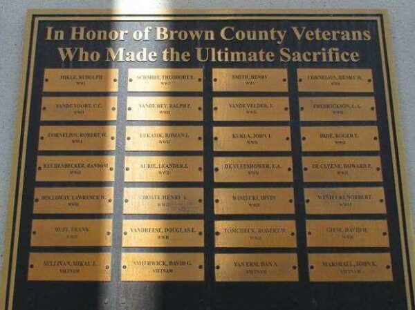 BROWN COUNTY WISCONSIN VETERANS MEMORIAL PLAQUE II