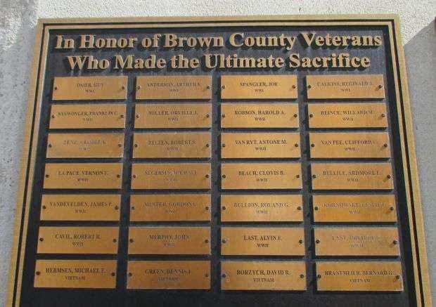 BROWN COUNTY WISCONSIN VETERANS MEMORIAL PLAQUE IV