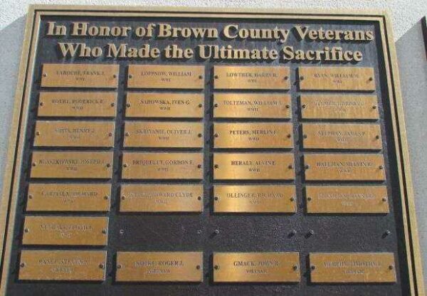 BROWN COUNTY WISCONSIN VETERANS MEMORIAL PLAQUE V