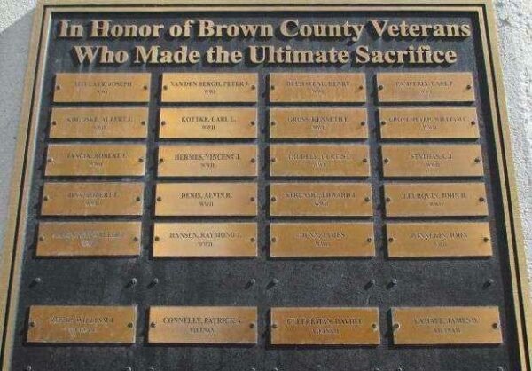 BROWN COUNTY WISCONSIN VETERANS MEMORIAL PLAQUE VI