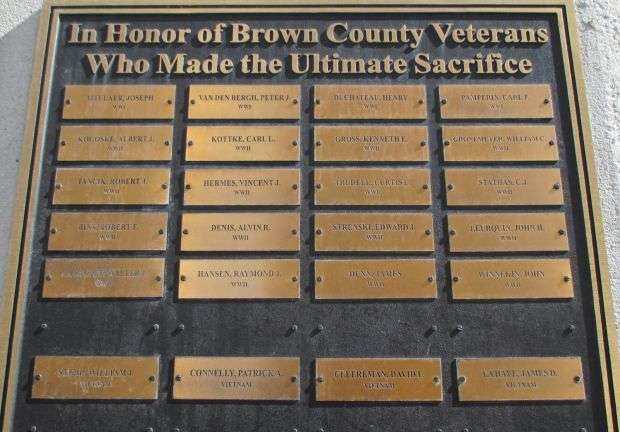 BROWN COUNTY WISCONSIN VETERANS MEMORIAL PLAQUE VI