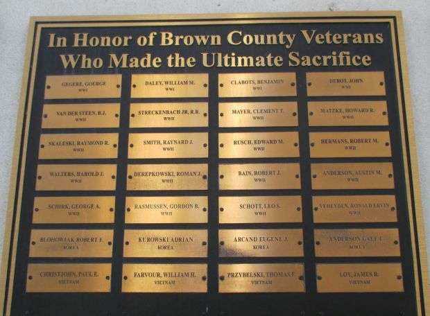 BROWN COUNTY WISCONSIN VETERANS MEMORIAL PLAQUE VIII