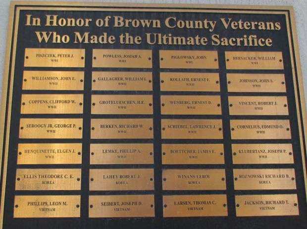 BROWN COUNTY WISCONSIN VETERANS MEMORIAL PLAQUE IX