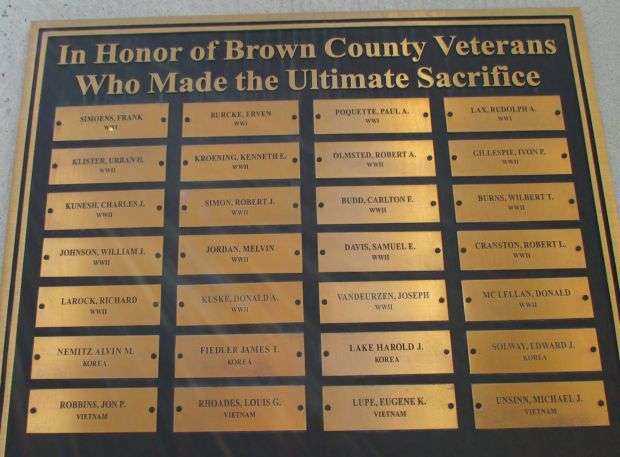 BROWN COUNTY WISCONSIN VETERANS MEMORIAL PLAQUE X