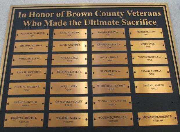 BROWN COUNTY WISCONSIN VETERANS MEMORIAL PLAQUE XI