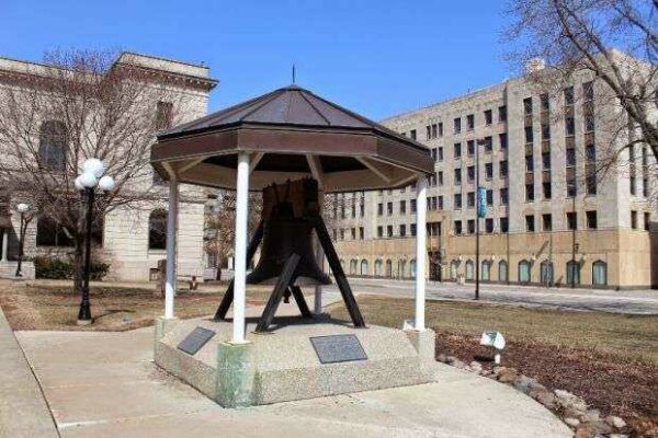 GREEN BAY LIBERTY BELL REPLICA MEMORIAL