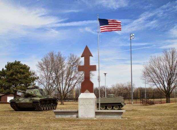 THE 32D RED ARROW DIVISION VETERANS MEMORIAL
