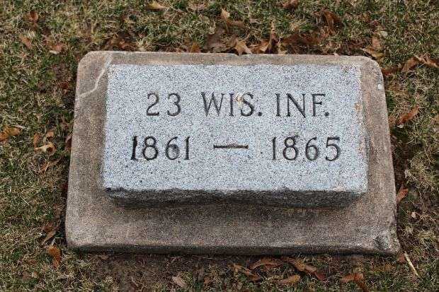 14TH WISCONSIN VOLUNTEER INFANTRY WAR MEMORIAL STONE