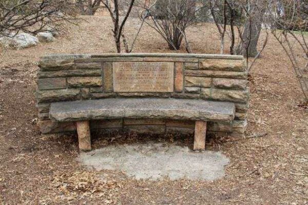 TO HONOR OUR FATHERS WAR MEMORIAL BENCH