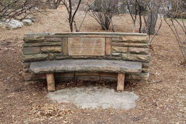 TO HONOR OUR FATHERS WAR MEMORIAL BENCH