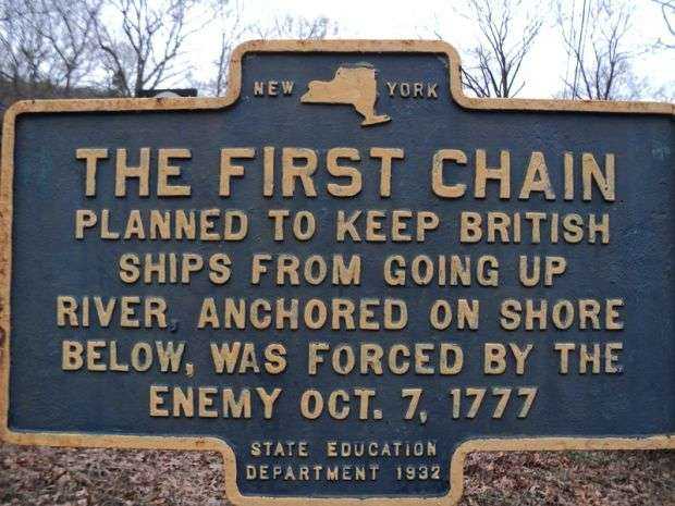 THE FIRST CHAIN REVOLUTIONARY WAR MEMORIAL MARKER