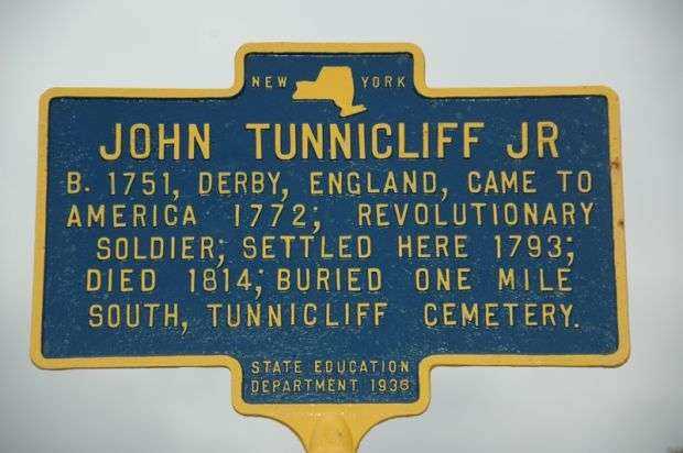 JOHN TUNNICLIFF JR REVOLUTIONARY SOLDIER WAR MEMORIAL MARKER