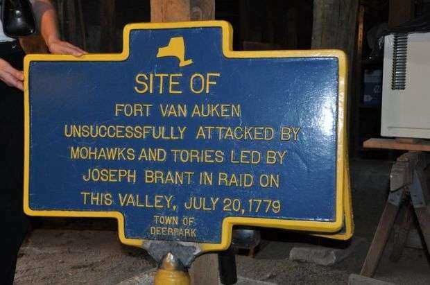 SITE OF FORT VAN AUKEN REVOLUTIONARY WAR MEMORIAL MARKER